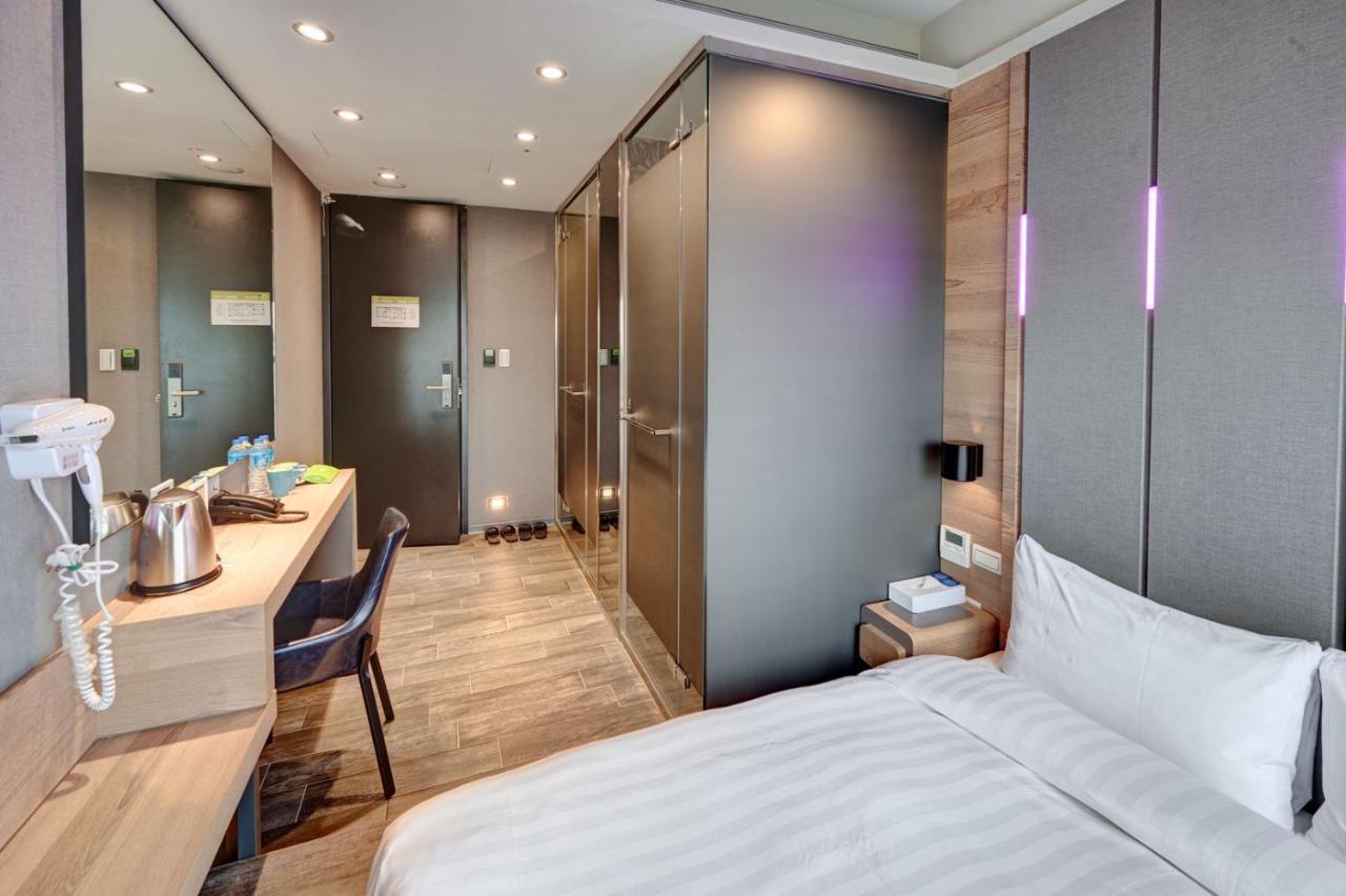 Kiwi Share Hotel Чжунлі Екстер'єр фото