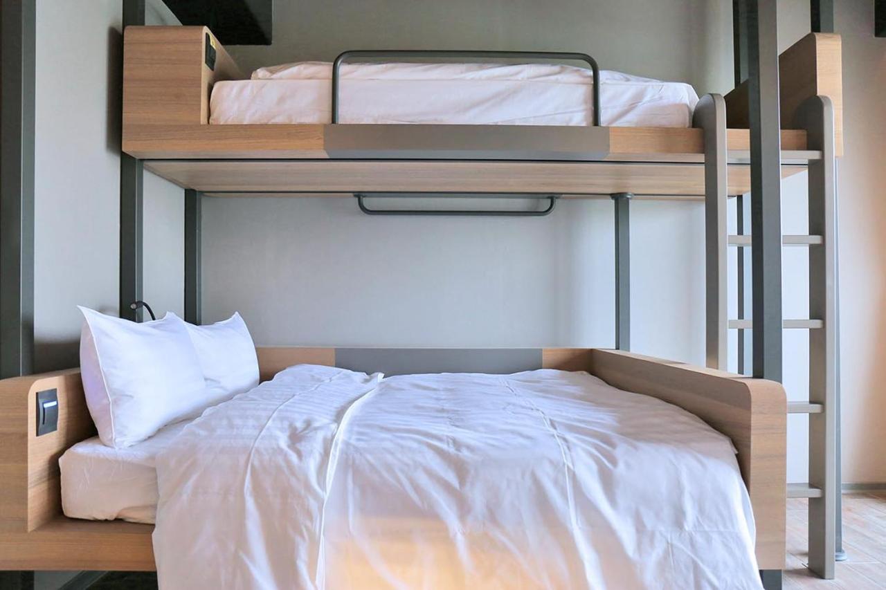 Kiwi Share Hotel Чжунлі Екстер'єр фото