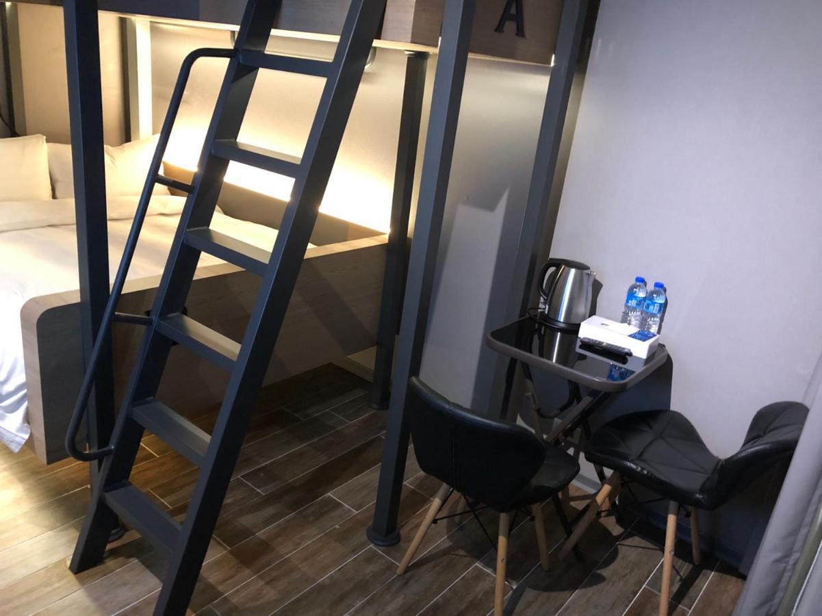 Kiwi Share Hotel Чжунлі Екстер'єр фото